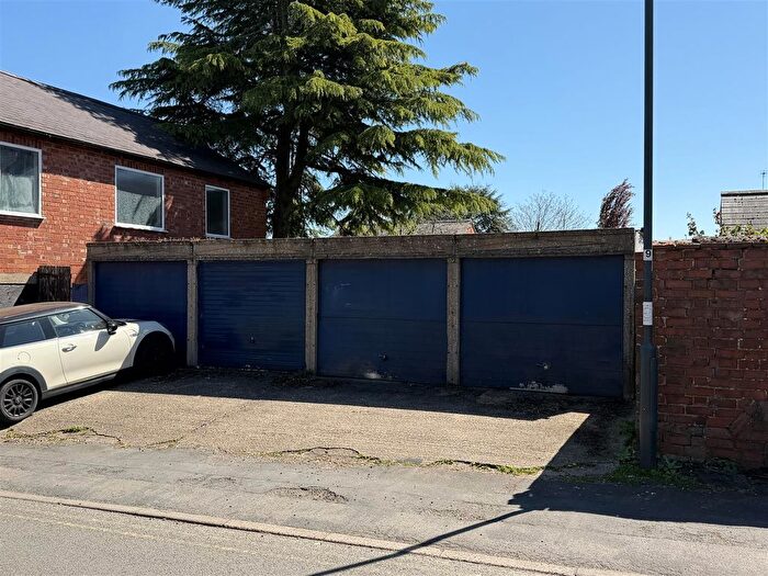 Parking To Rent In Garage, Kenilworth, CV8