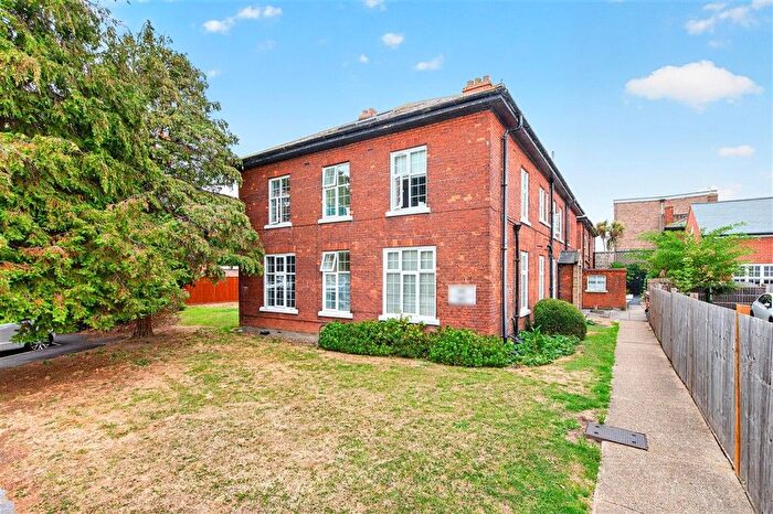 1 Bedroom Flat For Sale In Astra Close, Hornchurch, Essex, RM12