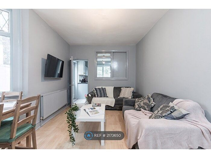 5 Bedroom Terraced House To Rent In Doggett Road, London, SE6