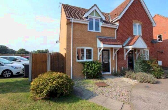 2 Bedroom Semi-Detached House To Rent In Howley Gardens, Lowestoft, Suffolk, NR32