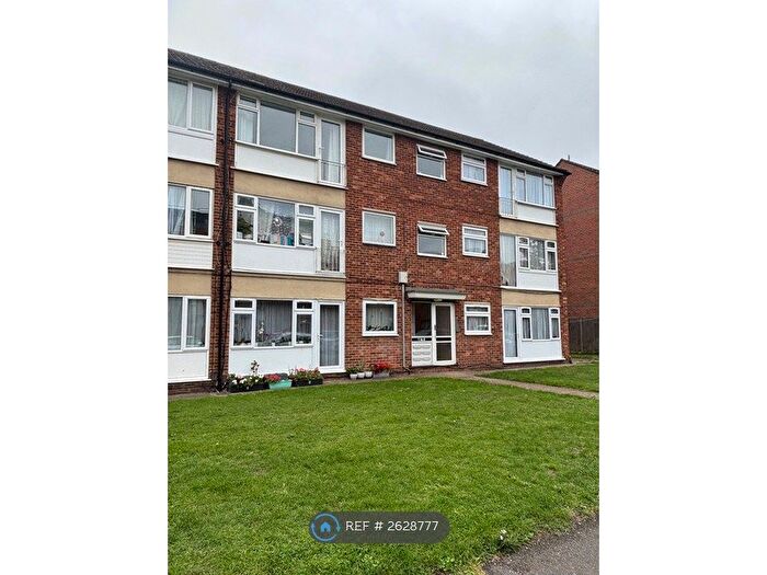 2 Bedroom Flat To Rent In Thirkleby Close, Slough, SL1