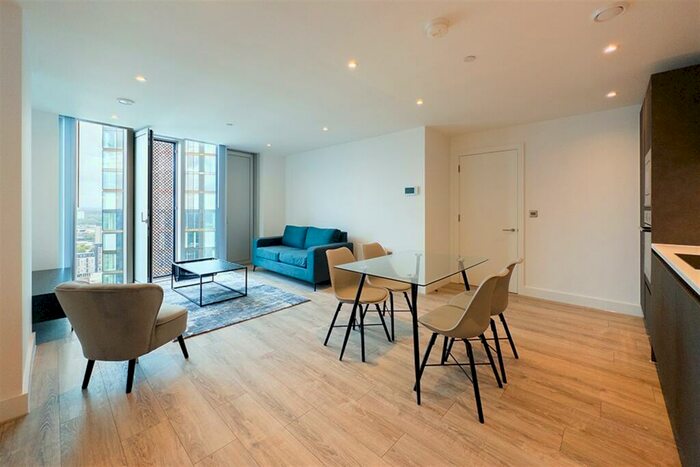 2 Bedroom Apartment To Rent In The Blade, M15