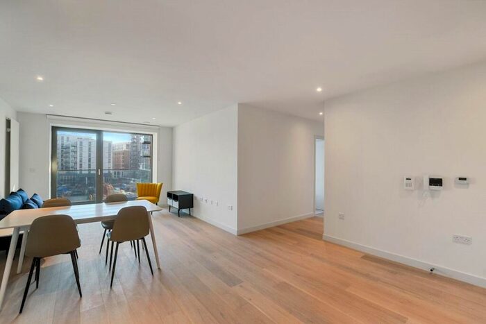 2 Bedroom Apartment To Rent In Clipper Street, London, E16