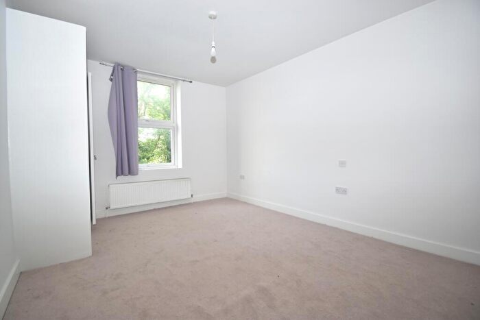 2 Bedroom Flat To Rent In Rushey Green London, SE6