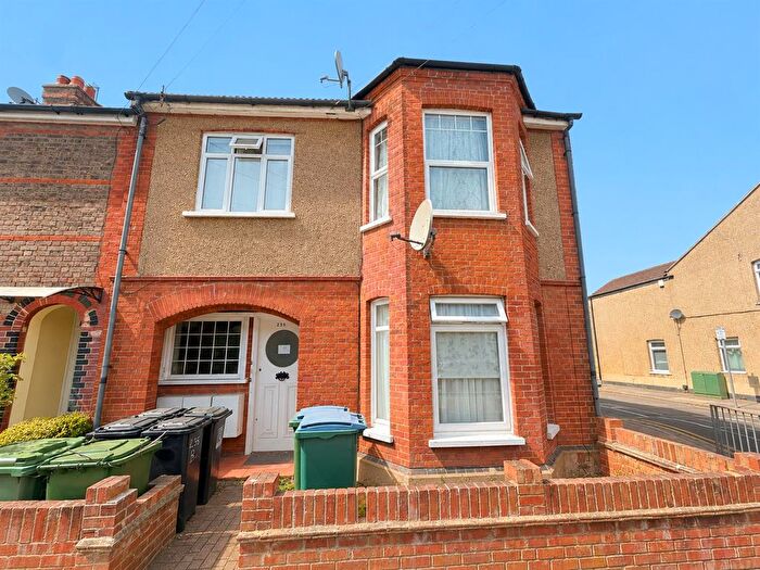 1 Bedroom Maisonette To Rent In Harwoods Road, Watford, WD18