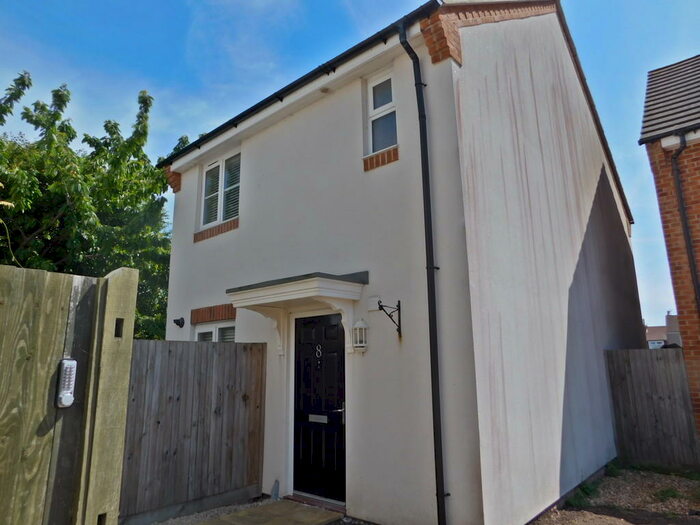 3 Bedroom Detached House To Rent In William Court, Milton, PO3