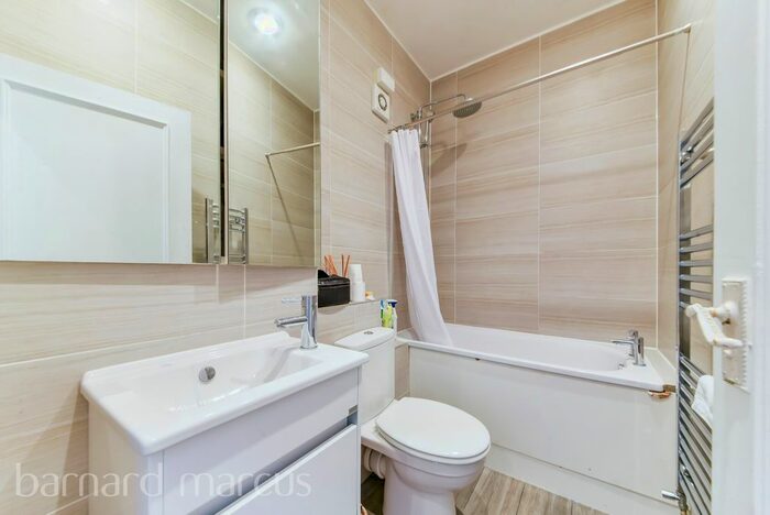 2 Bedroom Flat To Rent In Ifield Road, London, SW10