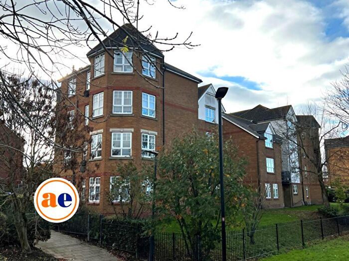 2 Bedroom Flat For Sale In Greenhaven Drive, London ** Video & D Floorplan Available **, SE28