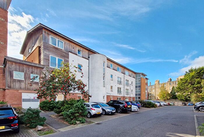 2 Bedroom Flat For Sale In / Albion Gardens, Edinburgh, EH7