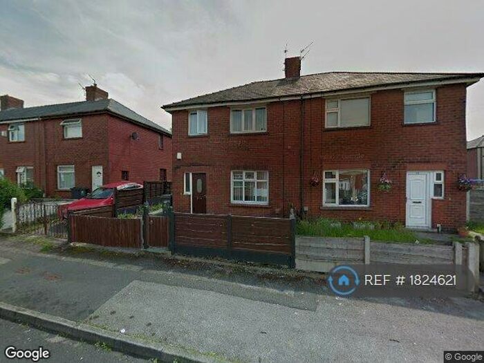 3 Bedroom Semi-Detached House To Rent In Henley Street, Chadderton, Oldham, OL9