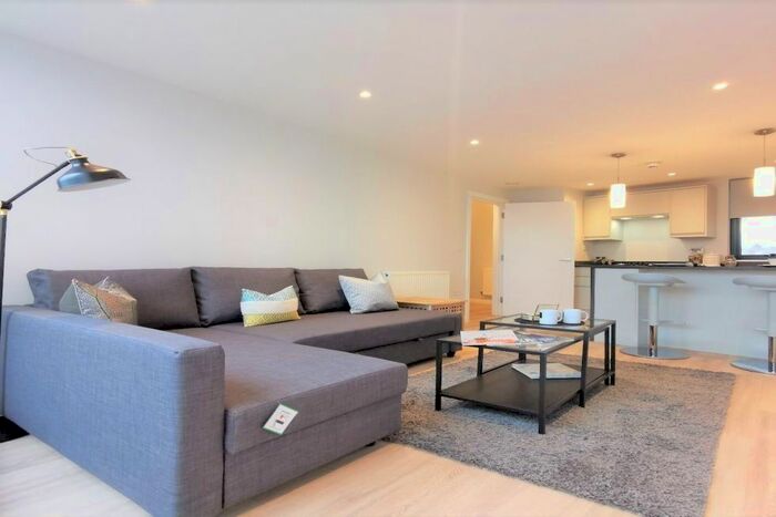 1 Bedroom Flat To Rent In High Road, London, NW10
