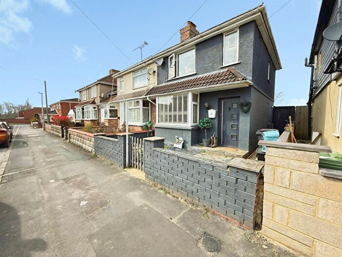 2 Bedroom Terraced House For Sale In Hughes Street, Swindon, SN2