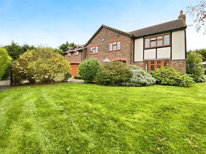6 Bedroom Detached House For Sale In Bellwood Court, St. Mary Hoo, Rochester, ME3