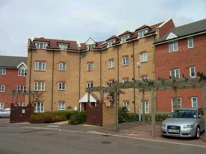 Studio To Rent In Ridley Close, Barking &amp; Dagenham, Barking, London IG11