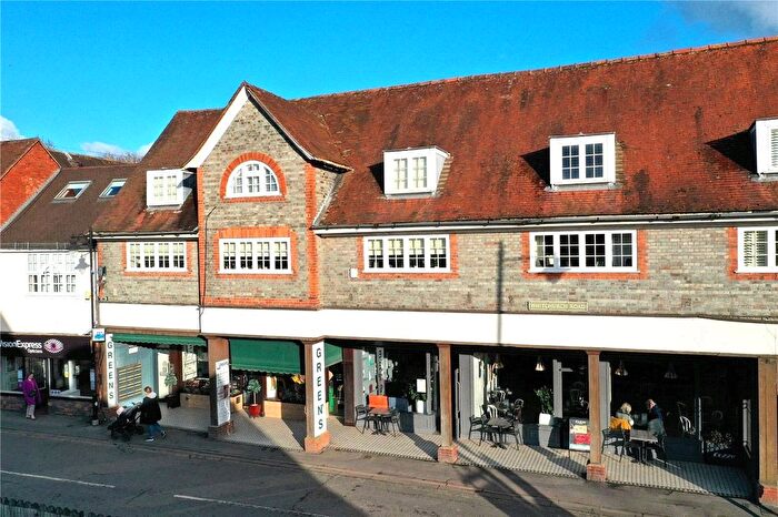 1 Bedroom Flat To Rent In Whitchurch Road, Pangbourne, Reading, Berkshire, RG8