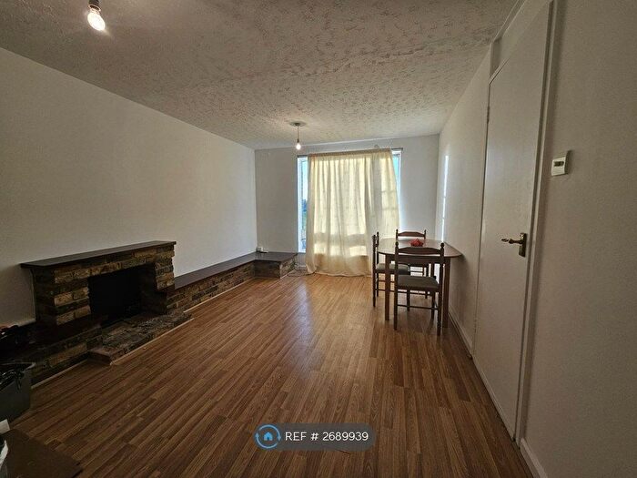 1 Bedroom Flat To Rent In Bourne Avenue, Hayes, UB3