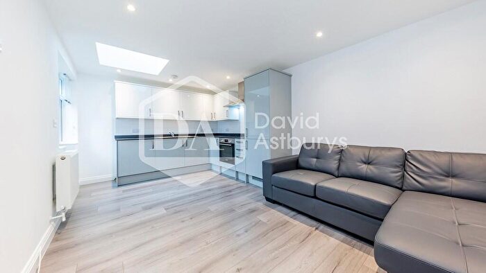 2 Bedroom Apartment To Rent In Stapleton Hall Road, Stroud Green, London, N4