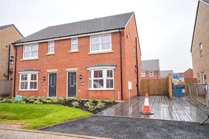 3 Bedroom Semi-Detached House To Rent In Allerton Way, Immingham, DN40
