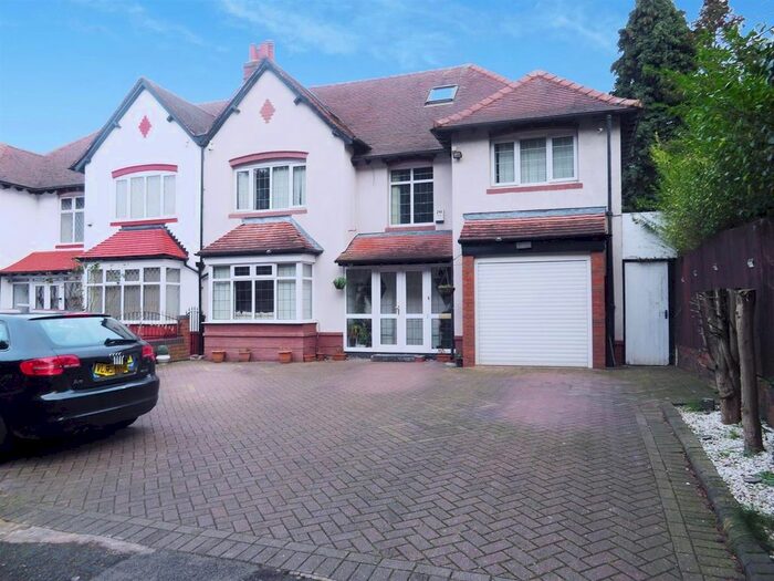 7 Bedroom Semi-Detached House To Rent In West Drive, Handsworth, Birmingham B20