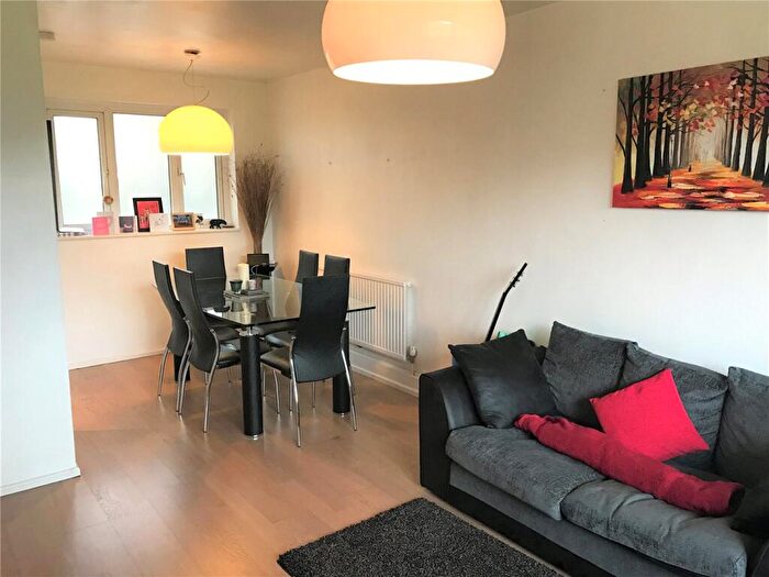 2 Bedroom Apartment To Rent In Blick House, London, SE16