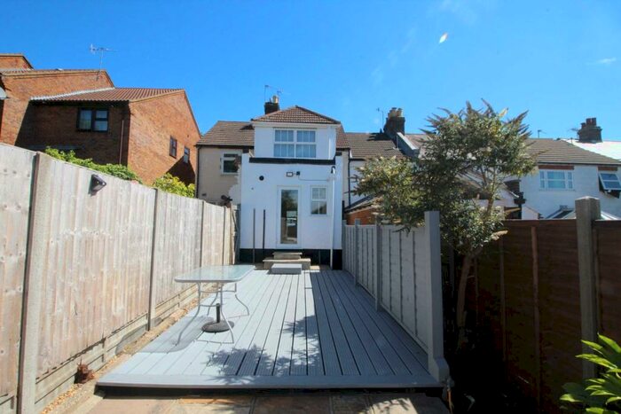 2 Bedroom Terraced House To Rent In Old Town Location, HP2