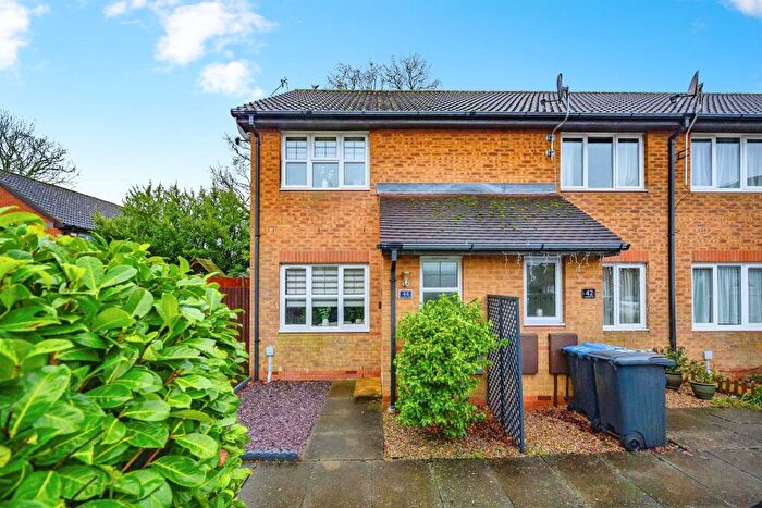 2 Bedroom End Of Terrace House For Sale In Laureate Way, Hemel Hempstead, HP1