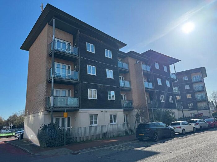 1 Bedroom Flat For Sale In Flat Heol Staughton, Cardiff, CF10