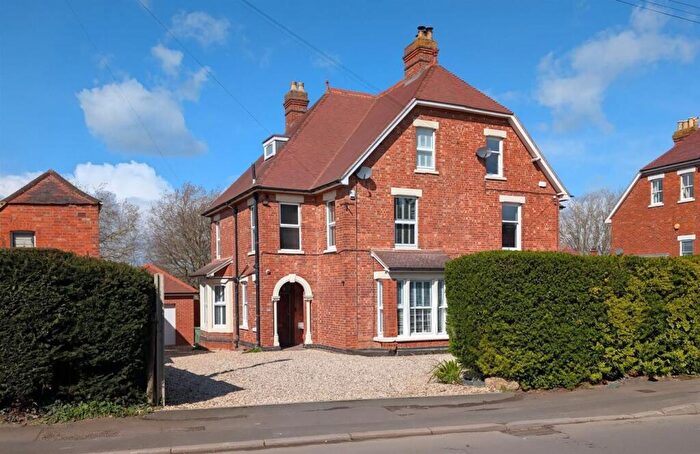 5 Bedroom Semi-Detached House For Sale In Reservoir Road, Gloucester, GL4