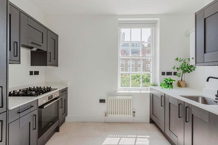 2 Bedroom Apartment To Rent In Cable Street, London, E1