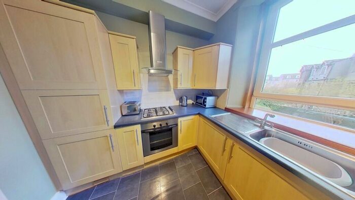 2 Bedroom Flat To Rent In Hardgate, City Centre, Aberdeen, AB11