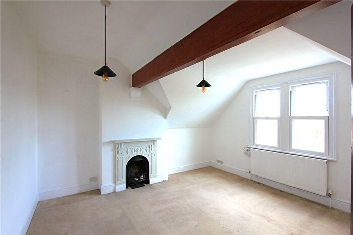 2 Bedroom Flat To Rent In Muswell Avenue, Muswell Hill, London, N10