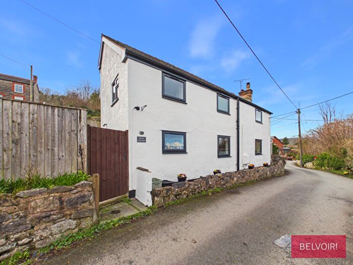 3 Bedroom Detached House For Sale In Woodlands Road, Llangollen, LL20