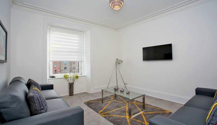 2 Bedroom Flat To Rent In Baker Street, City Centre, Aberdeen, AB25