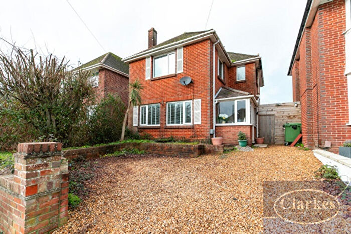 3 Bedroom Detached House For Sale In Muscliffe Lane, Bournemouth, BH9