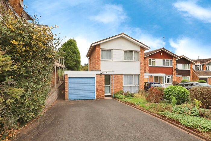 3 Bedroom Semi-Detached House For Sale In Belvedere Close, Kidderminster, DY10