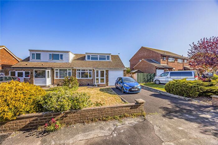 3 Bedroom Bungalow For Sale In Saltmarsh Lane, Hayling Island, PO11