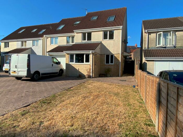 3 Bedroom House To Rent In Orchard Close, Frome, BA11