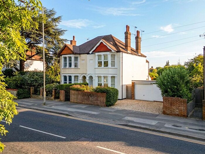 3 Bedroom Semi-Detached House For Sale In Mandeville Road, Aylesbury, HP21