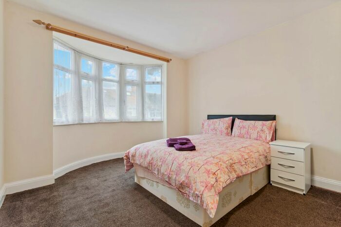 1 Bedroom Flat To Rent In Portland Road, London, SE25