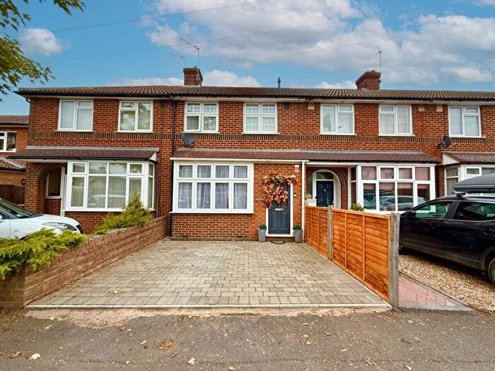 3 Bedroom Terraced House For Sale In Rose Avenue, Aylesbury, HP19