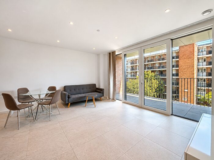 2 Bedroom Flat To Rent In Georgette Apartments, E1