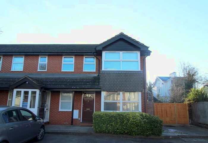 2 Bedroom Maisonette Flat To Rent In Alderney Court, Montague Street, Reading, RG1