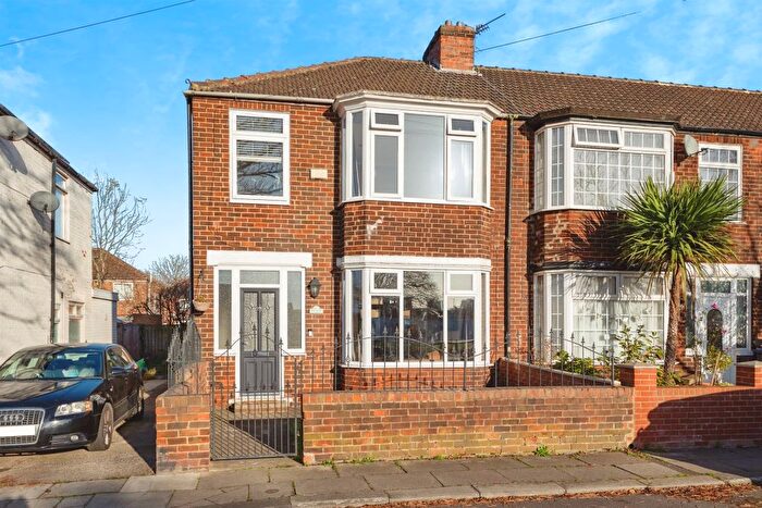3 Bedroom End Of Terrace House For Sale In Kestrel Avenue, Middlesbrough, TS3