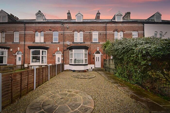 2 Bedroom Flat For Sale In The Avenue, Harrogate, HG1