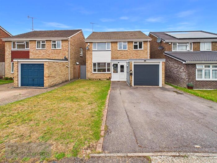 4 Bedroom Detached House For Sale In Somerville Drive, Pound Hill, Crawley, RH10