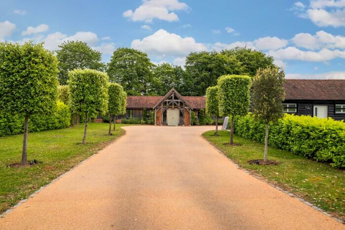 4 Bedroom Barn To Rent In Elstead Road Shackleford, GU8