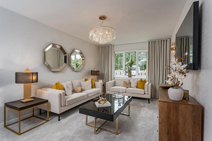 4 Bedroom Detached House For Sale In Oatslie Road, Auchendinny, Penicuik, Midlothian, EH26