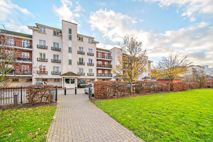 2 Bedroom Flat To Rent In Chantry Close, London, SE2