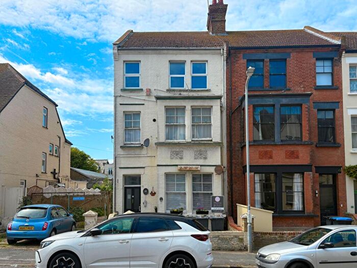 3 Bedroom Flat For Sale In Norfolk Road, Cliftonville, CT9