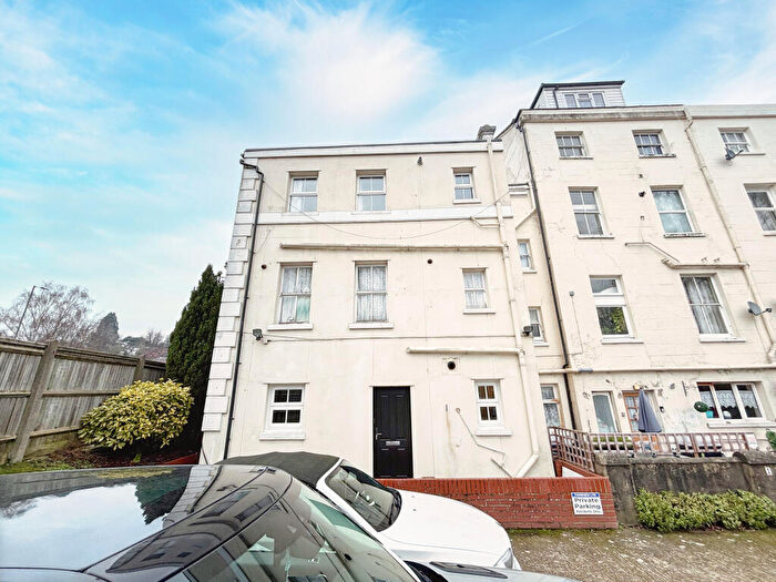 Apartment To Rent In Station Road, Redhill, RH1